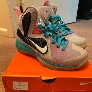 Lebron 9 South Beaches (GS) BARELY WORN!!